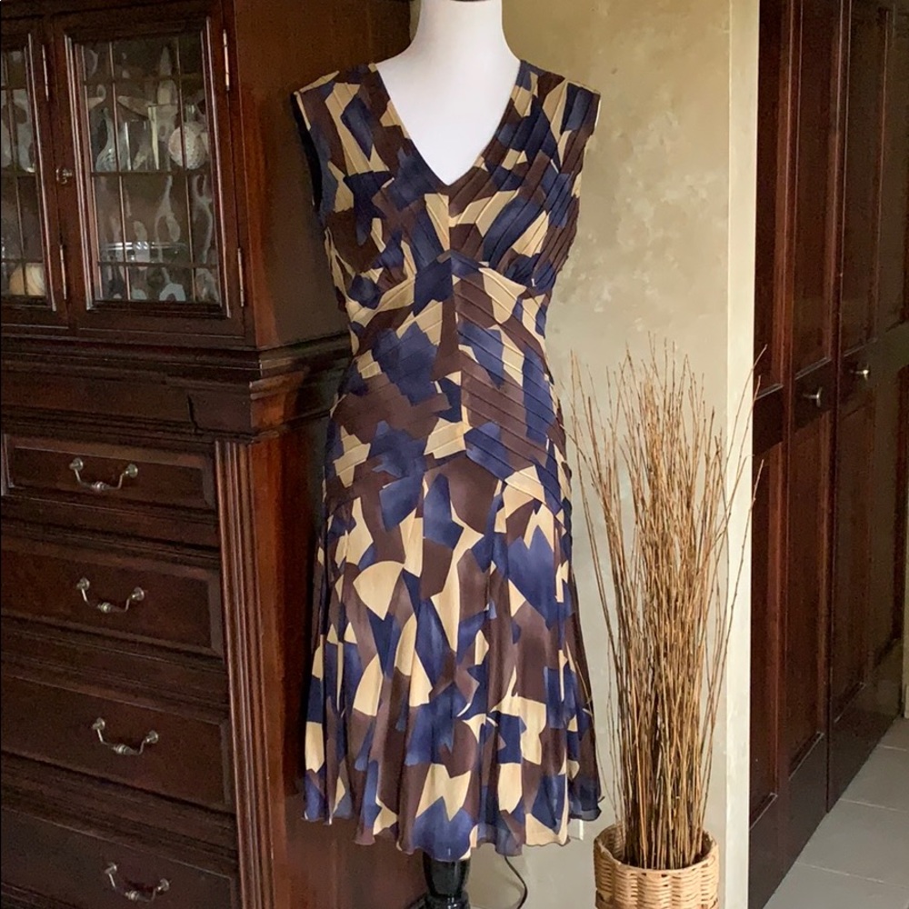 Jones New York 100% silk flattering midi dress